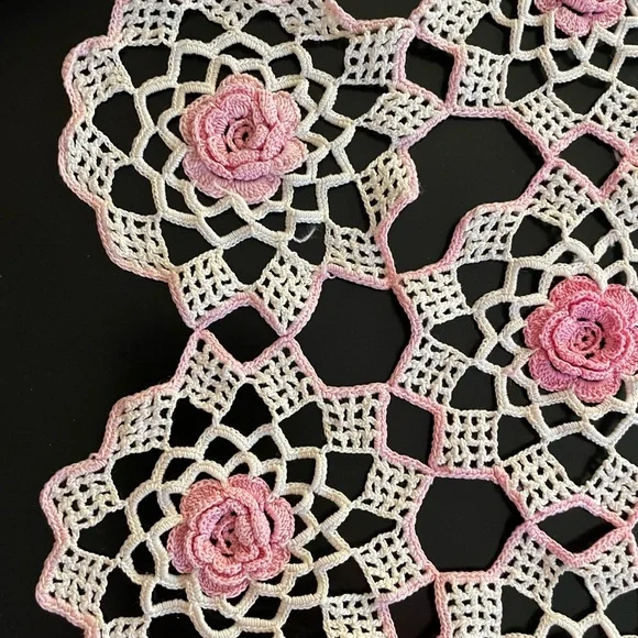 Delicate Pink and White Rosette Doily - Picture 2 of 4